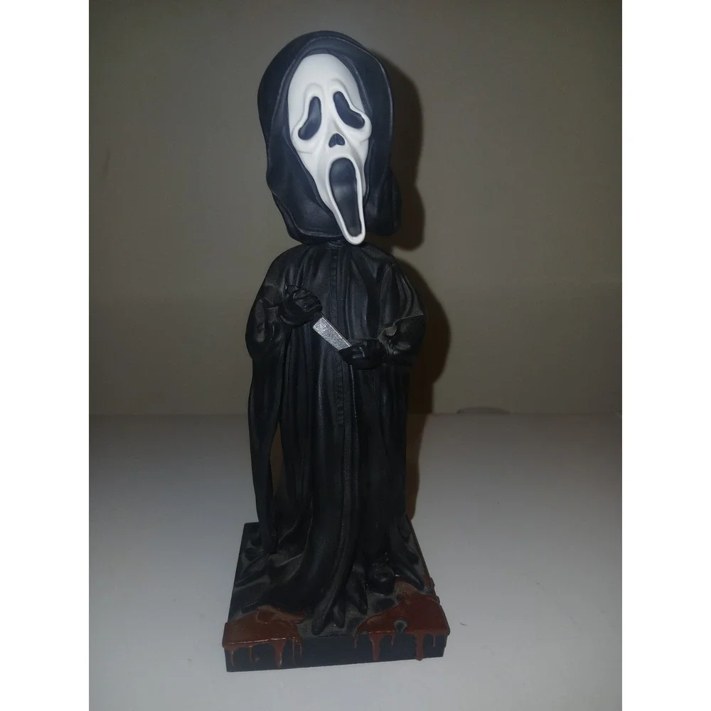 Ghostface Scream Horror Statue Bobblehead Black/White